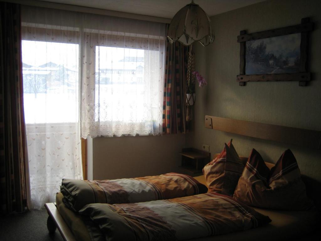 Apartment Haus Sailer Oberperfuss Zimmer foto